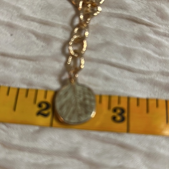 7. Gold Earrings - Picture 7 of 7